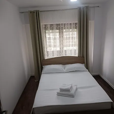 Peter Et Len Soleil , Famille * אפורי נורד